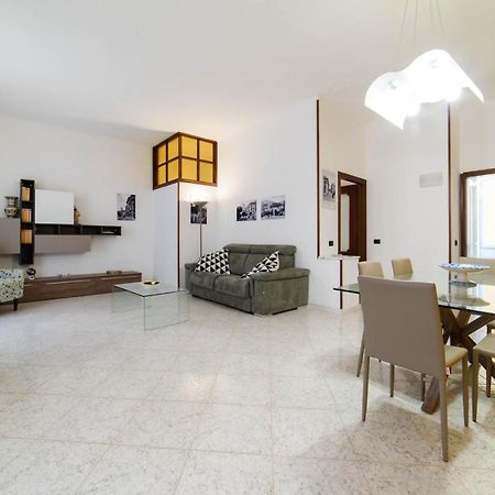 Casa Vacanze “In Centro” Salerno Buitenkant foto
