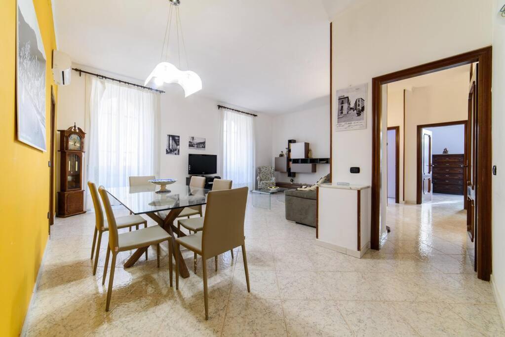 Casa Vacanze “In Centro” Salerno Buitenkant foto
