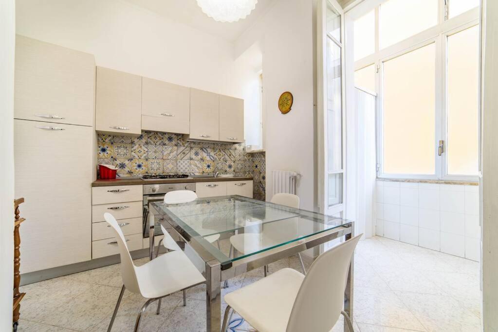Casa Vacanze “In Centro” Salerno Buitenkant foto