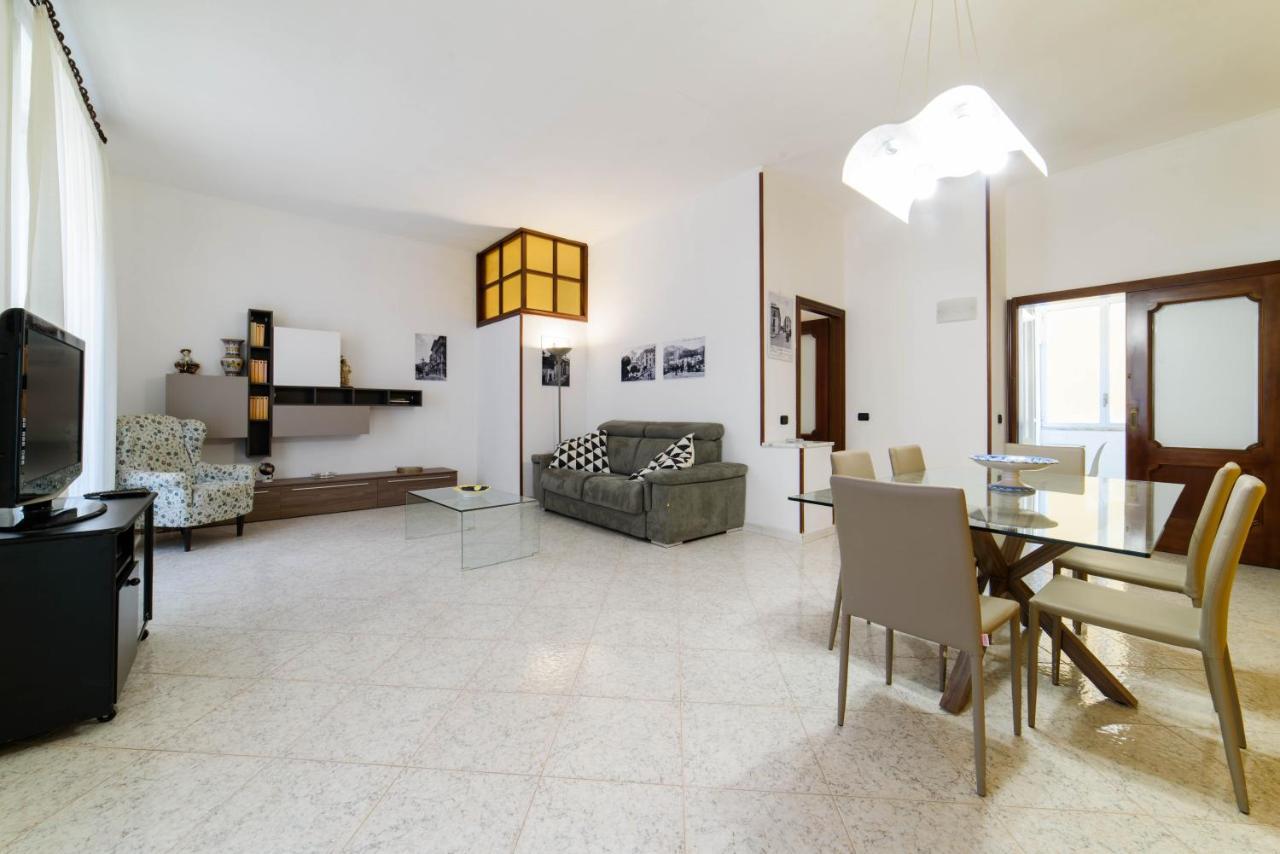 Casa Vacanze “In Centro” Salerno Buitenkant foto